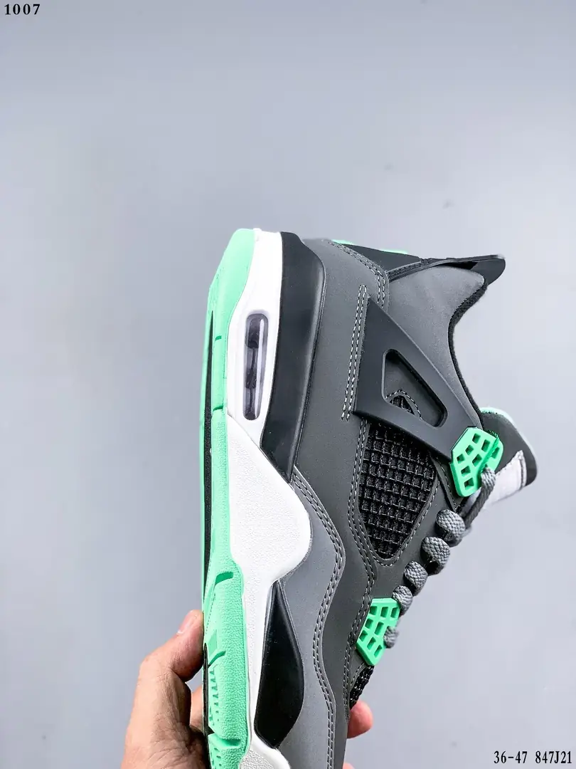 Kng1075  Air Jordan 4  320🤴🏾 44$ gallery