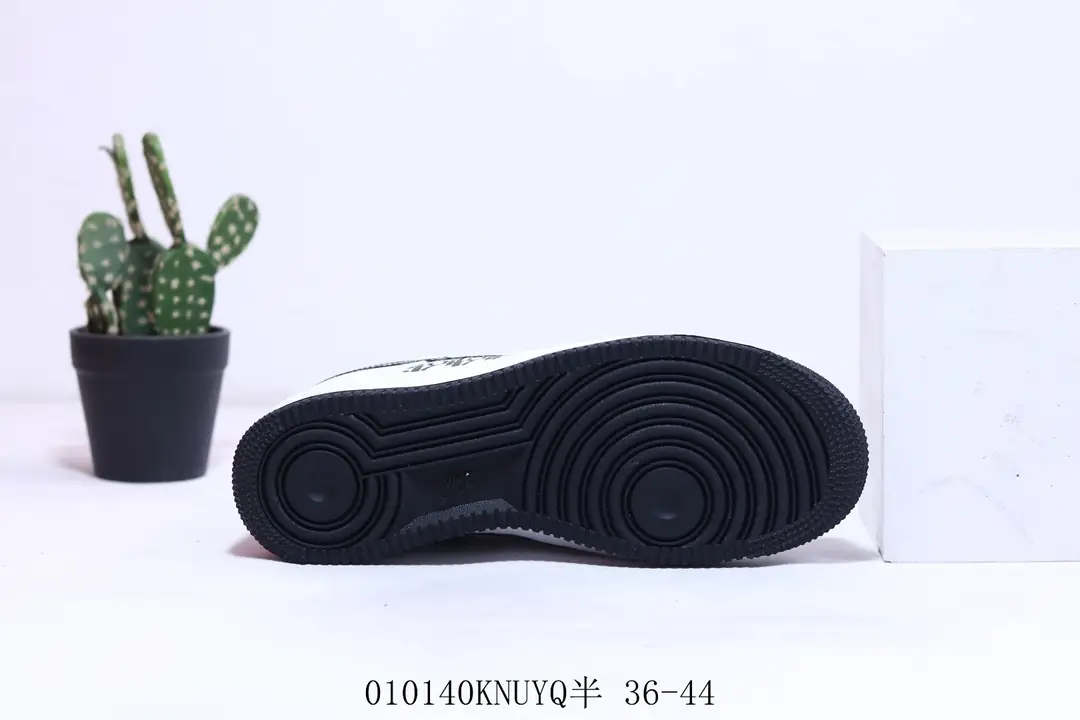 Kng1079  Nike Air Force 1  $46.99  345 gallery