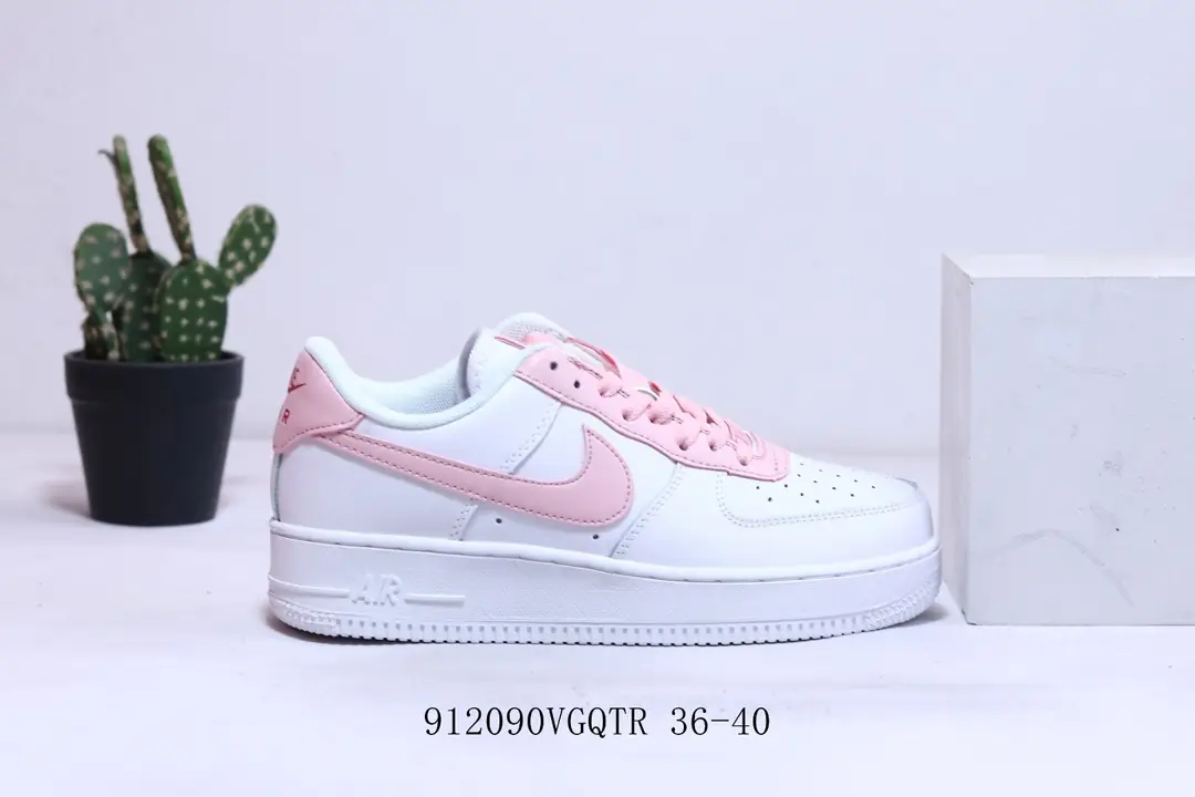 Kng1082  Nike Air Jordan1  290🤴🏾 $42 gallery