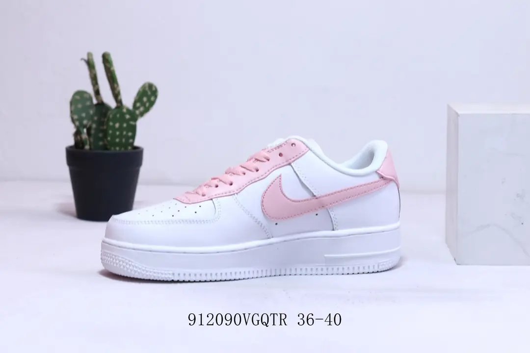 Kng1082  Nike Air Jordan1  290🤴🏾 $42 gallery