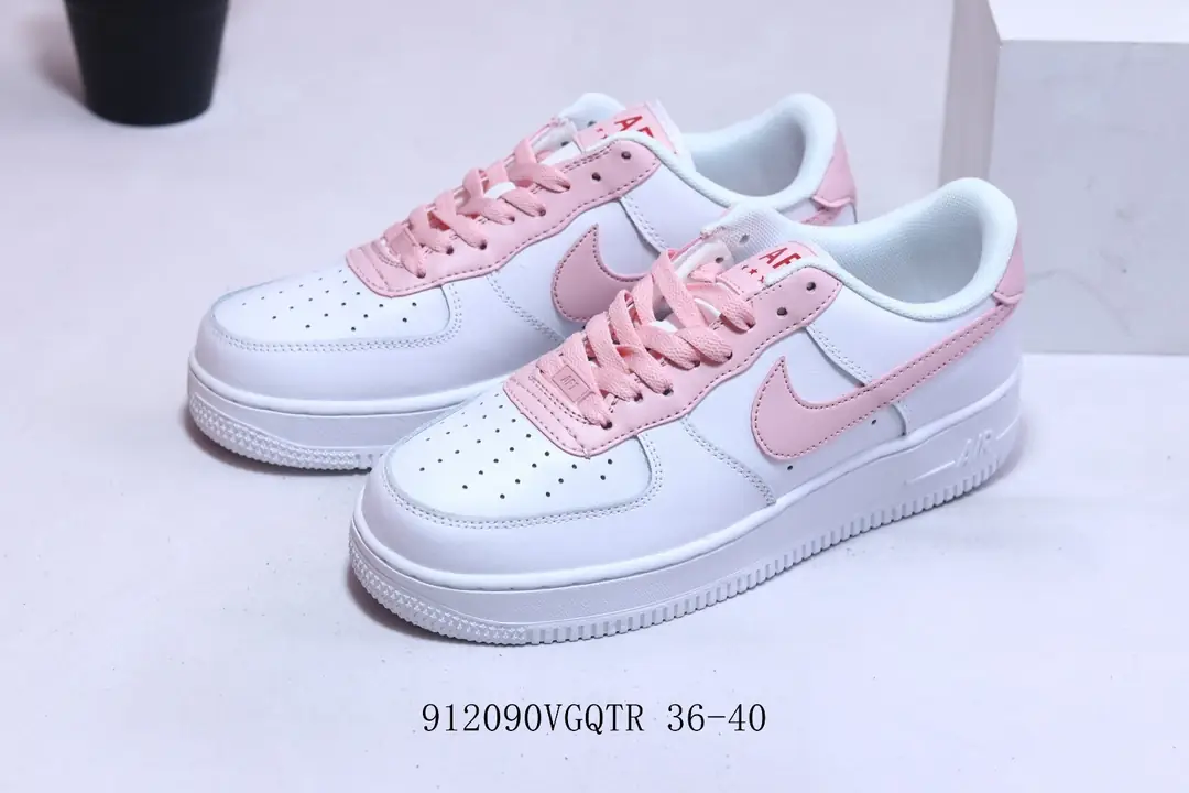 Kng1082  Nike Air Jordan1  290🤴🏾 $42 gallery