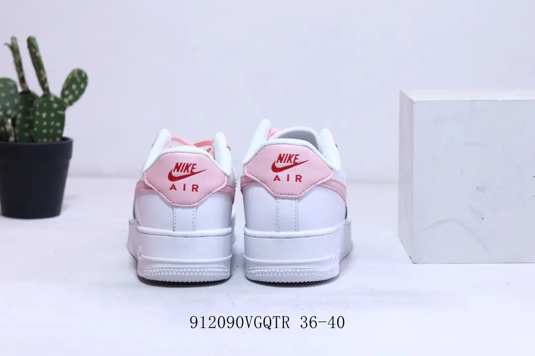 Kng1082  Nike Air Jordan1  290🤴🏾 $42 gallery