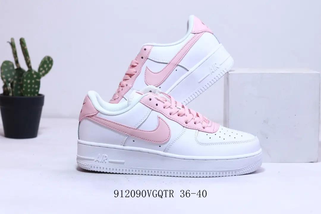 Kng1082  Nike Air Jordan1  290🤴🏾 $42 gallery