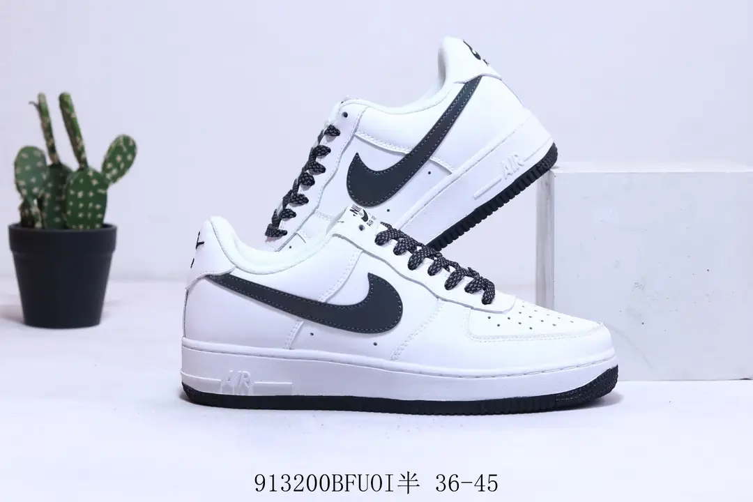 Kng1082  Nike Air Jordan1  290🤴🏾 $42 gallery