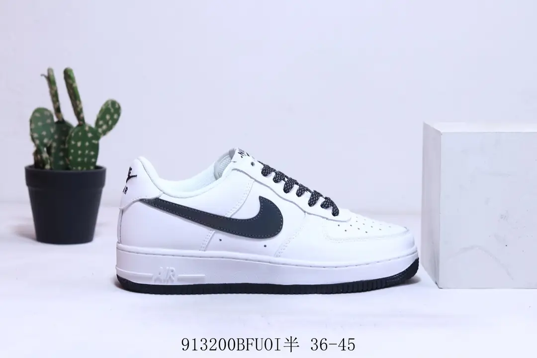 Kng1082  Nike Air Jordan1  290🤴🏾 $42 gallery