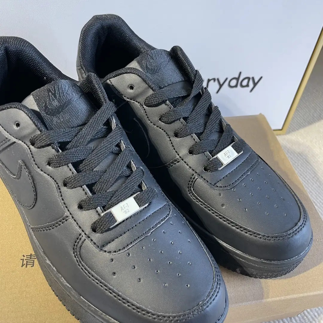 Kng1156  Nike Air Force 1  220🤴🏾 29.99$ gallery