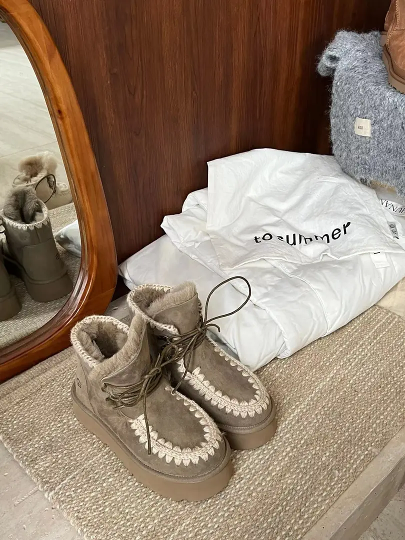 Kng121  UGG 5A+   79.99$  590🤴 gallery