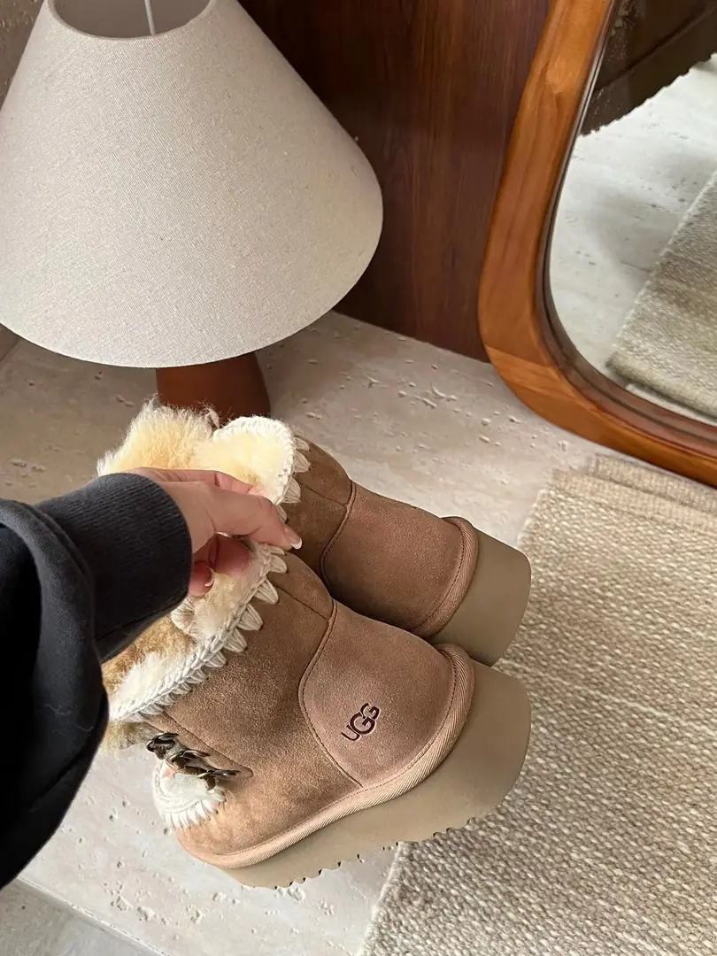 Kng121  UGG 5A+   79.99$  590🤴 gallery