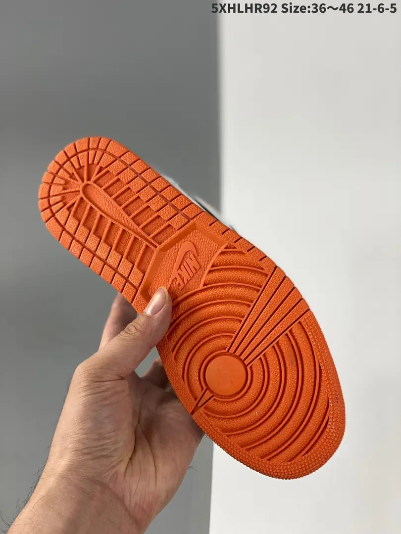 Kng1227  Air Jordan 1  46.8$ 338 gallery