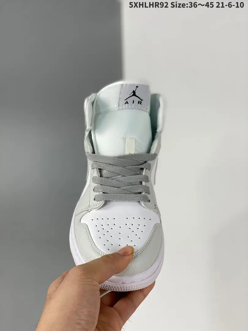 Kng1227  Air Jordan 1  46.8$ 338 gallery