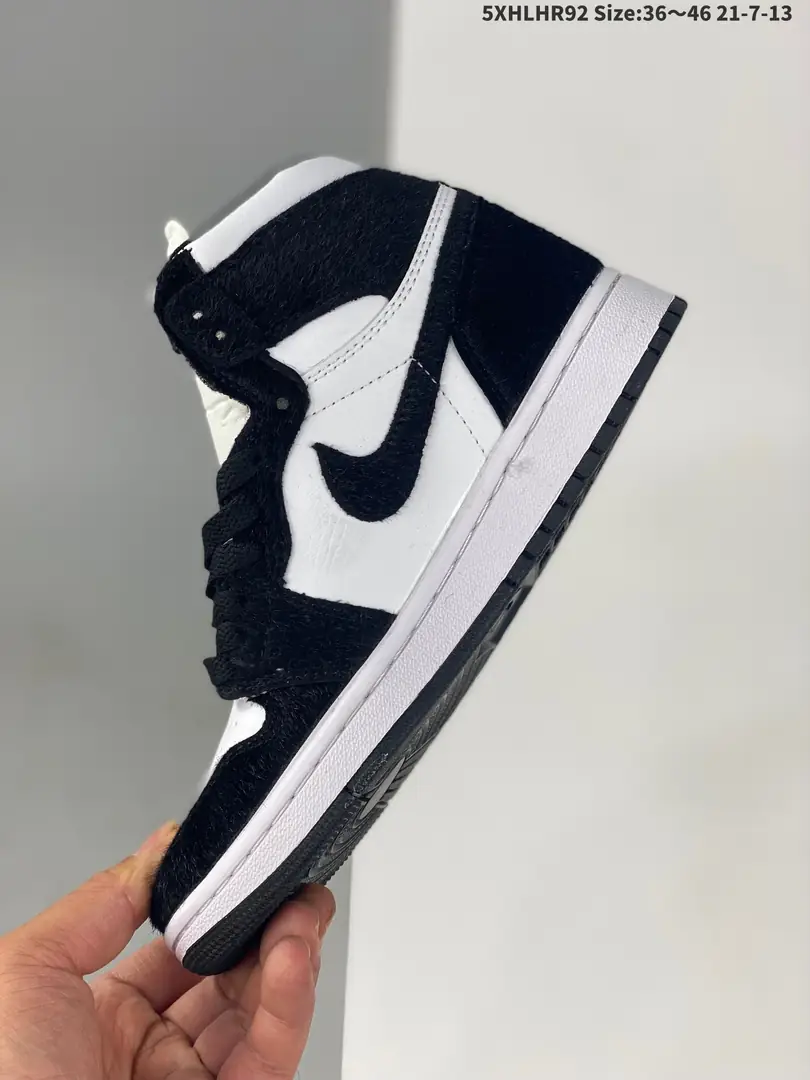 Kng1227  Air Jordan 1  46.8$ 338 gallery