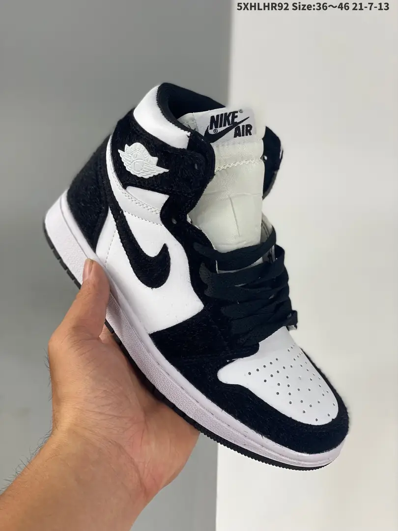 Kng1227  Air Jordan 1  46.8$ 338 gallery