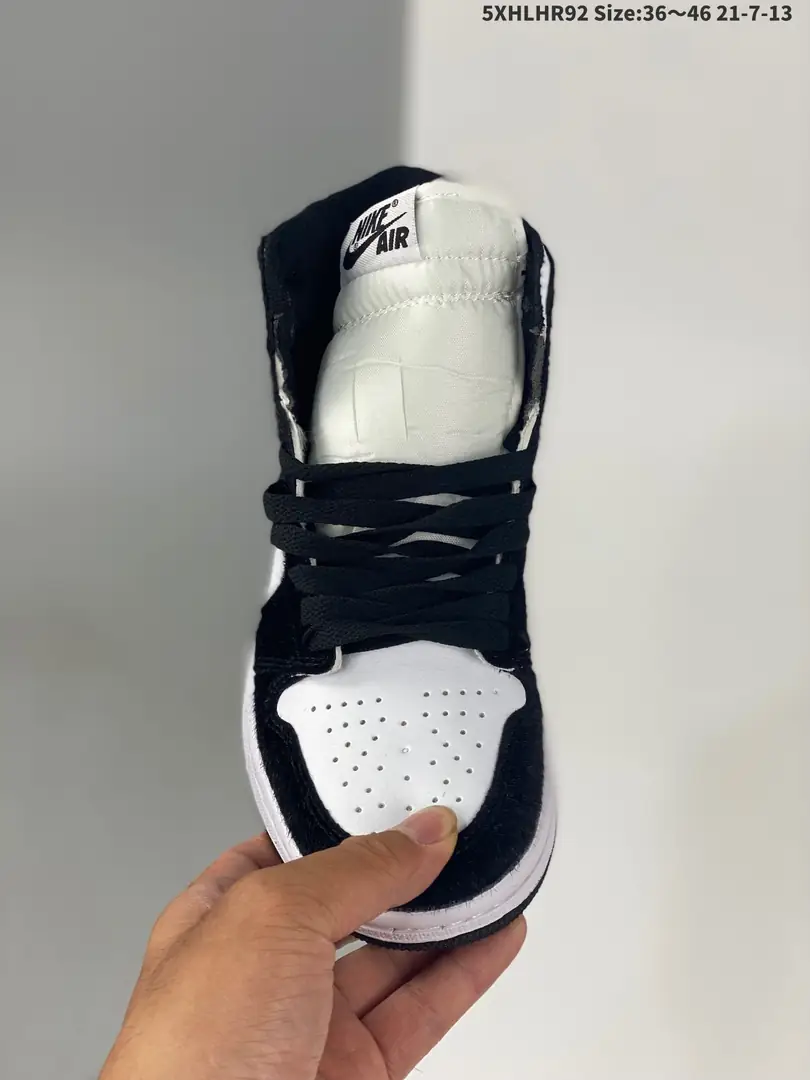 Kng1227  Air Jordan 1  46.8$ 338 gallery