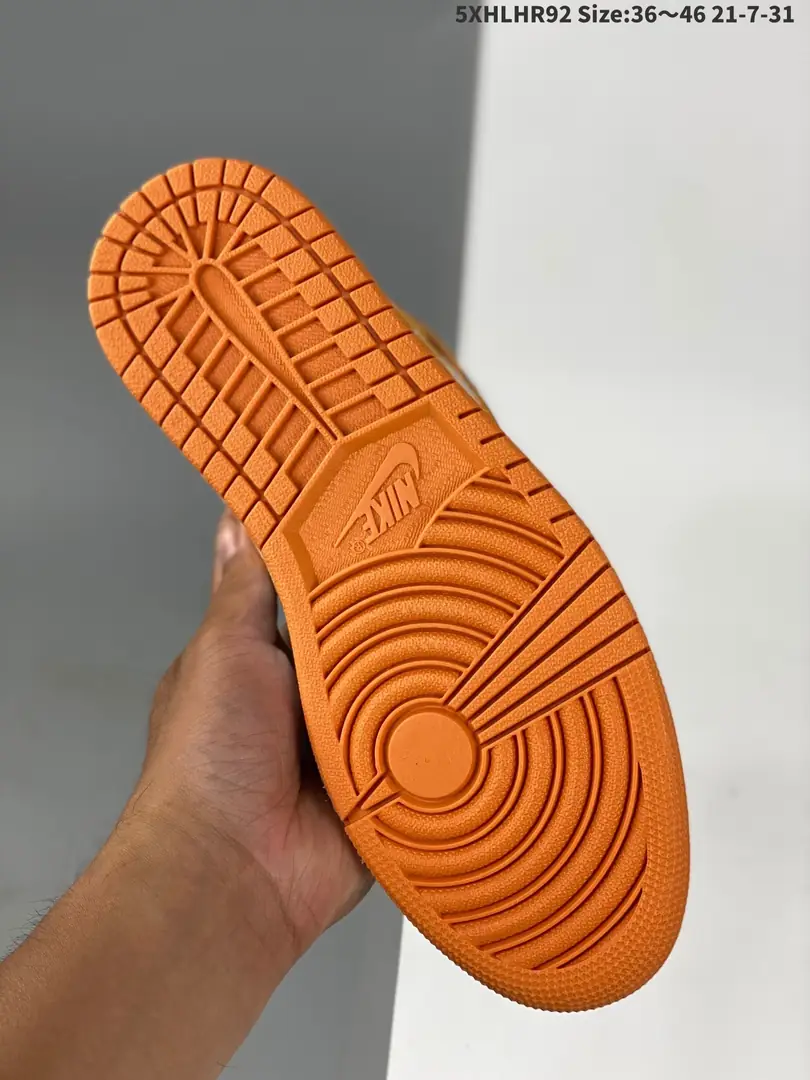 Kng1227  Air Jordan 1  46.8$ 338 gallery