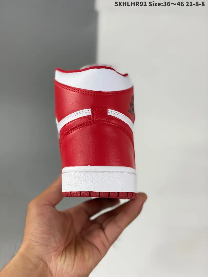 Kng1227  Air Jordan 1  46.8$ 338 gallery