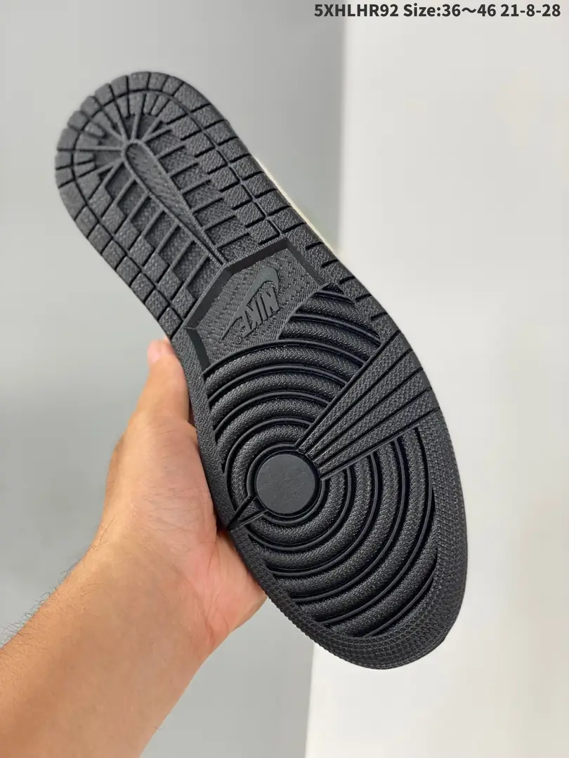 Kng1227  Air Jordan 1  46.8$ 338 gallery