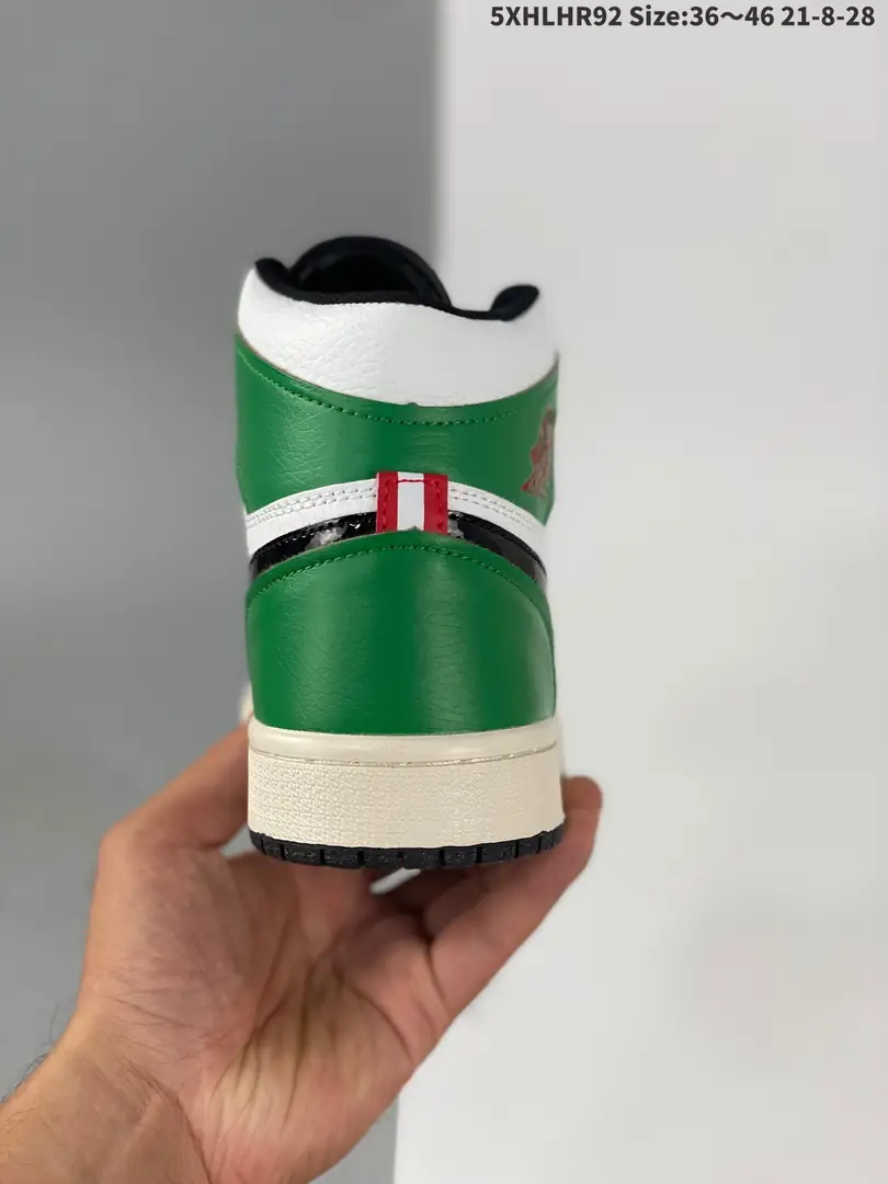 Kng1227  Air Jordan 1  46.8$ 338 gallery