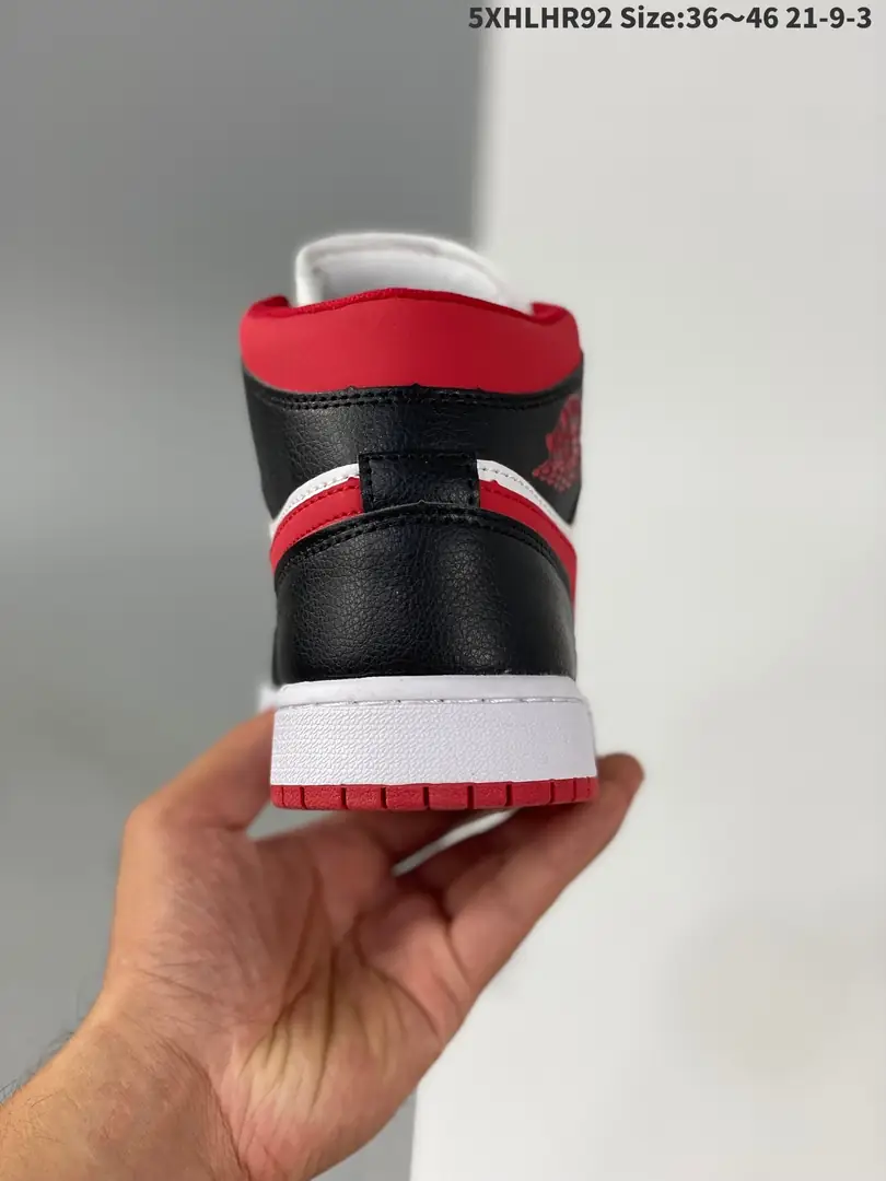 Kng1227  Air Jordan 1  46.8$ 338 gallery