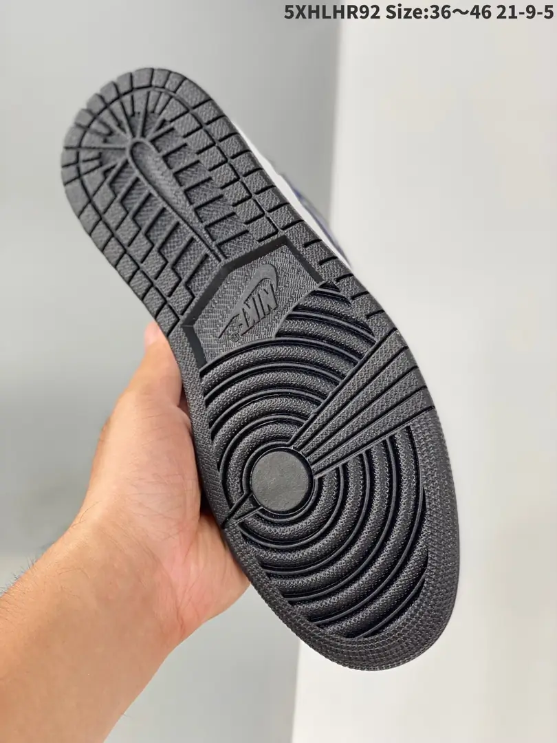 Kng1227  Air Jordan 1  46.8$ 338 gallery