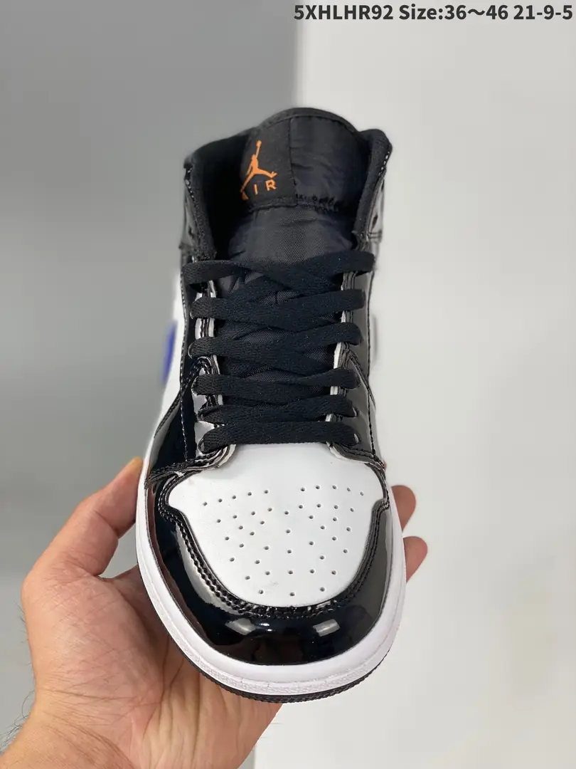 Kng1227  Air Jordan 1  46.8$ 338 gallery