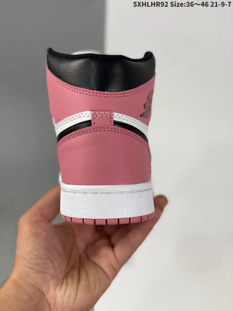 Kng1227  Air Jordan 1  46.8$ 338 gallery