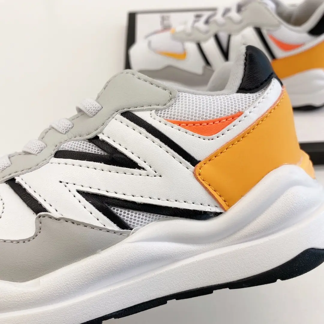 Kng1303  New Balance 5740  36.5$ gallery