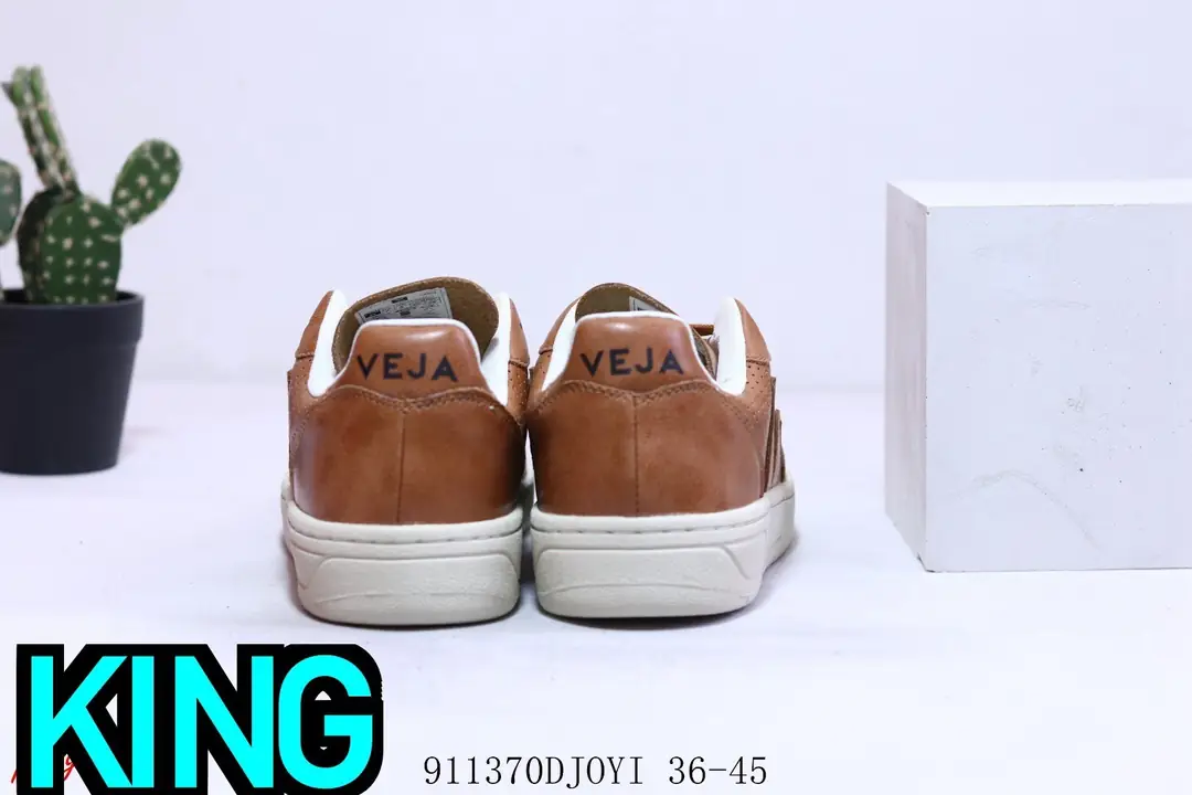 Kng1311 Veja Esplar Leather Low Sneakers 59$ gallery