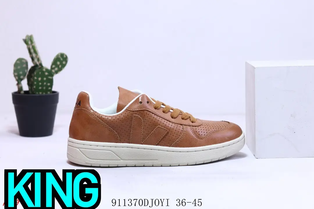 Kng1311 Veja Esplar Leather Low Sneakers 59$ gallery