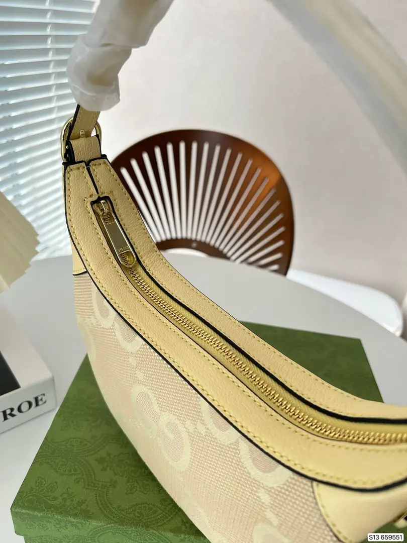 Kng1322  Gucci  300🤴🏾 42$ gallery