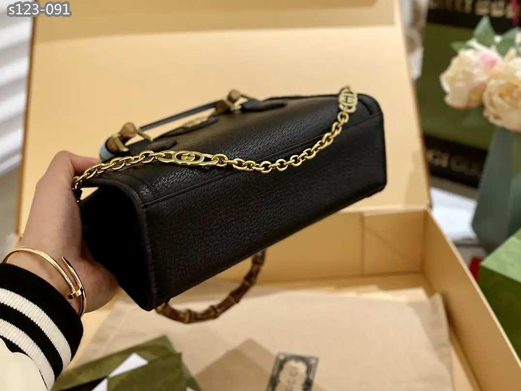 Kng1329   Gucci  + BOX 5A 435🤴🏾 60$ gallery