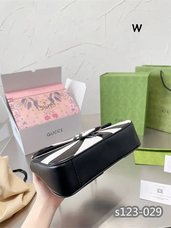 Kng1330    Gucci 4A+ Material: cowhide 350 49$ gallery