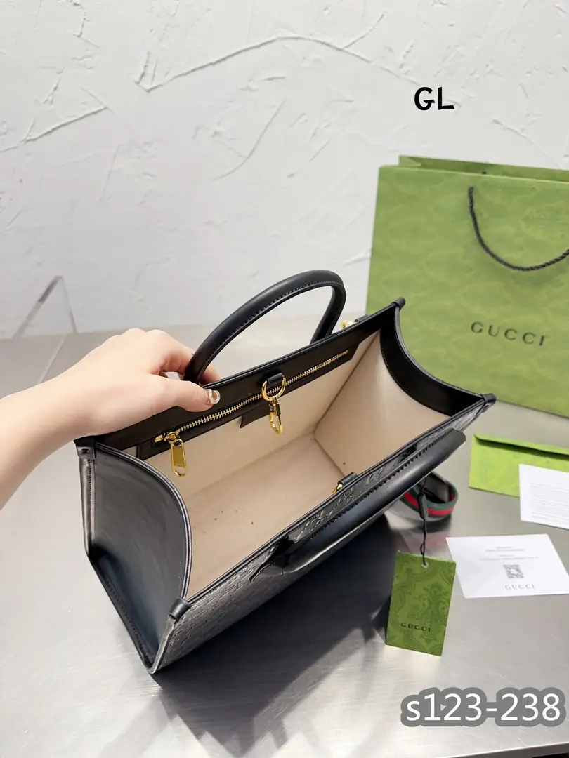 Kng1331   Gucci 425🤴🏾 60$ gallery