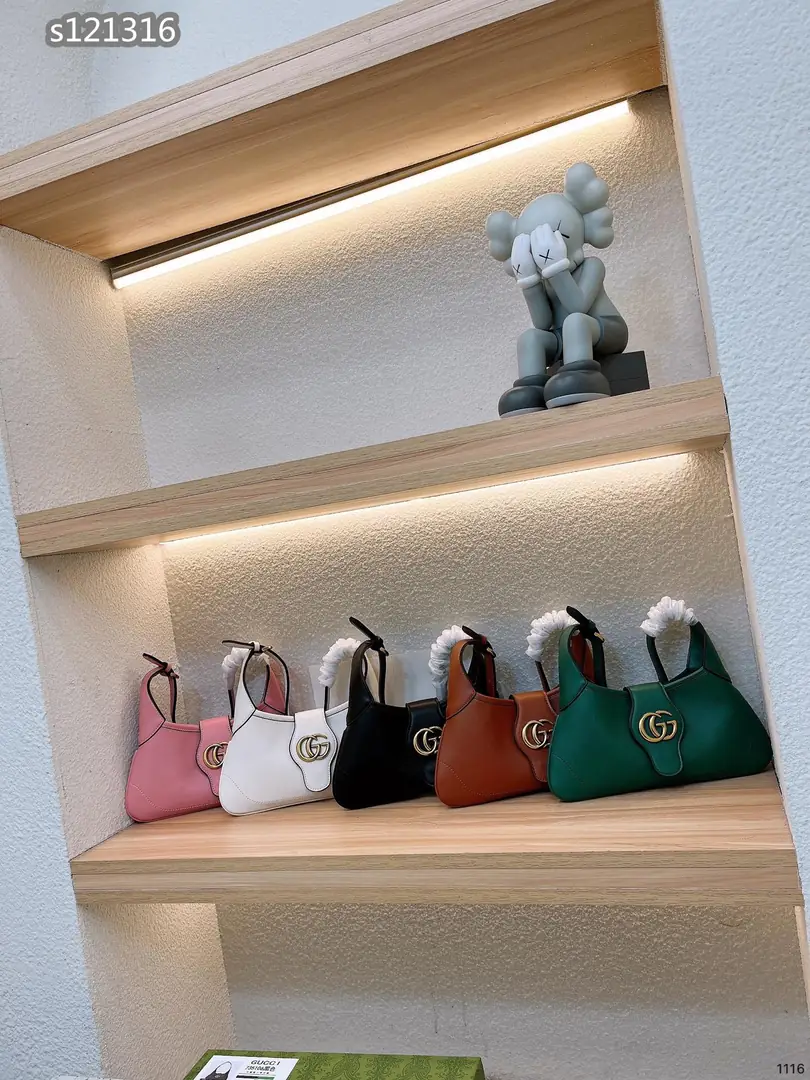 Kng1333  GUCCI 5A TOP 300🤴🏾 42$ gallery