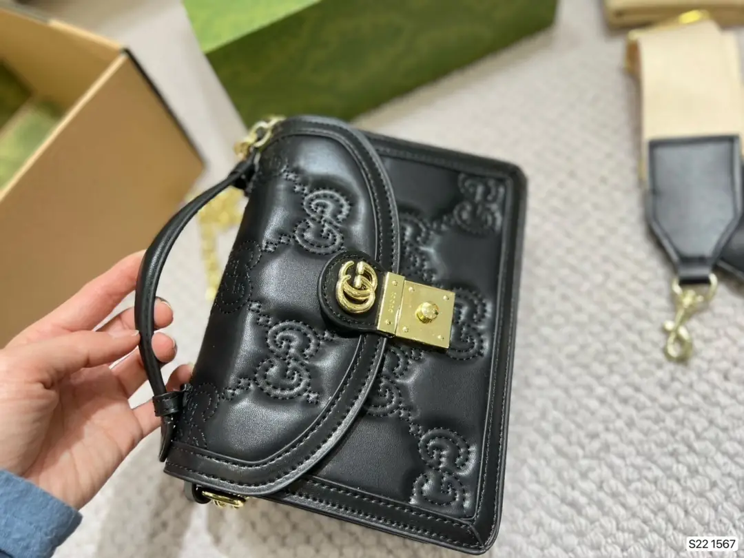 Kng1336  Gucci TOP  400🤴🏾 55$ gallery