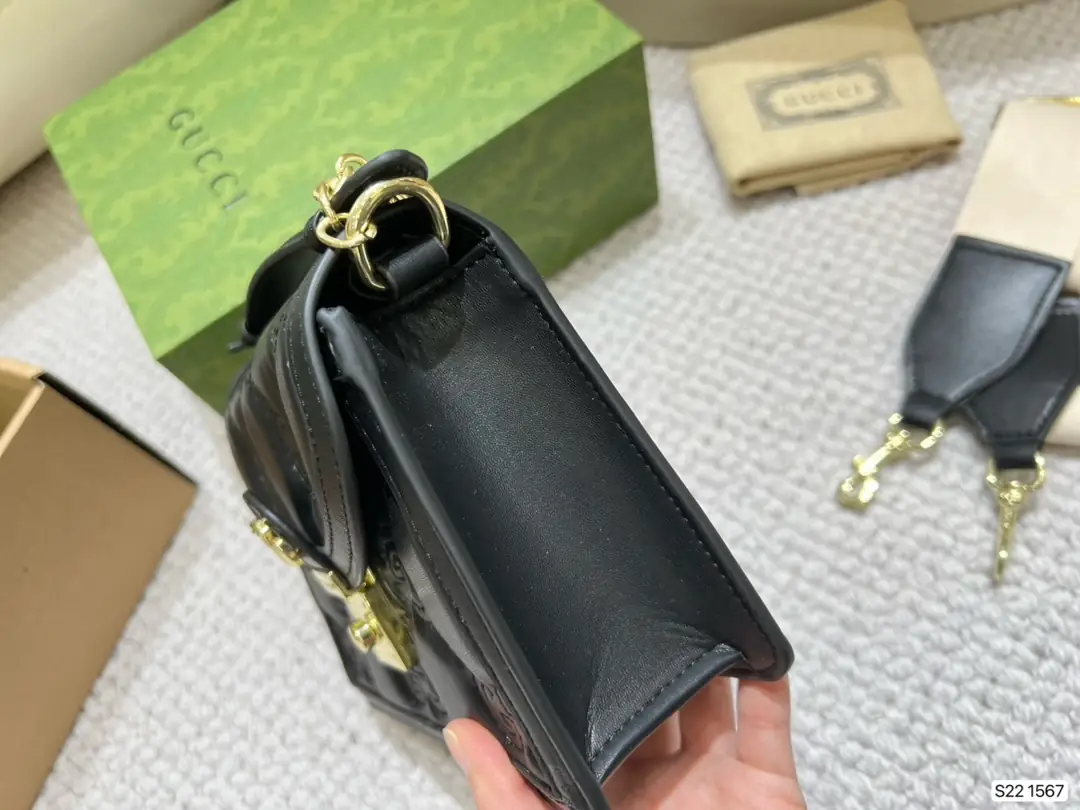 Kng1336  Gucci TOP  400🤴🏾 55$ gallery