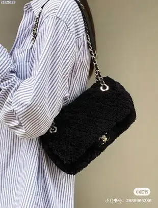 Kng1346   Chanel  355🤴🏾 49.99$ gallery