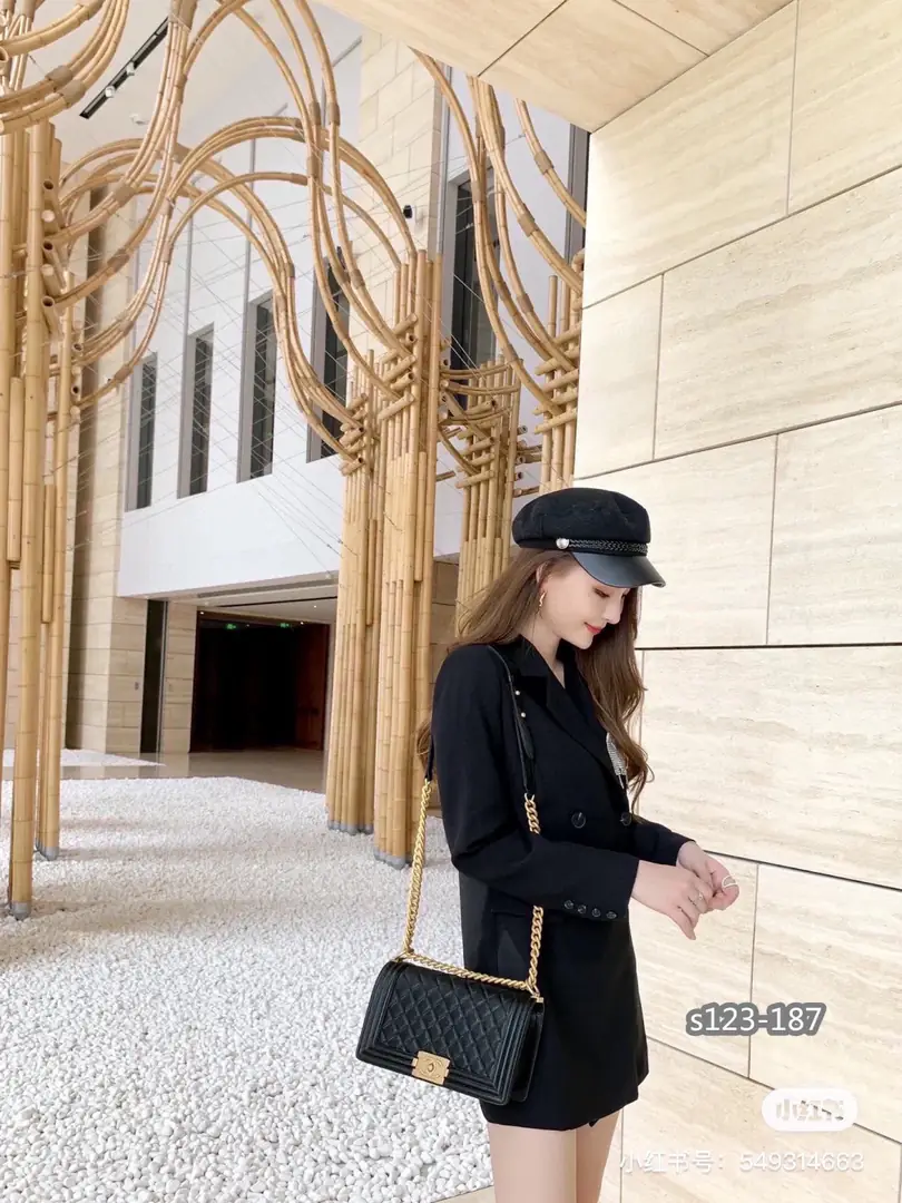 Kng1348   Chanel  5A+ BOX 360🤴🏾 50$ gallery