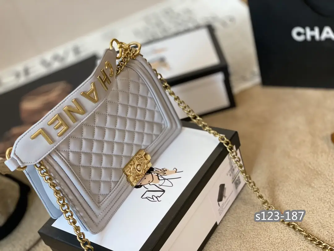 Kng1348   Chanel  5A+ BOX 360🤴🏾 50$ gallery