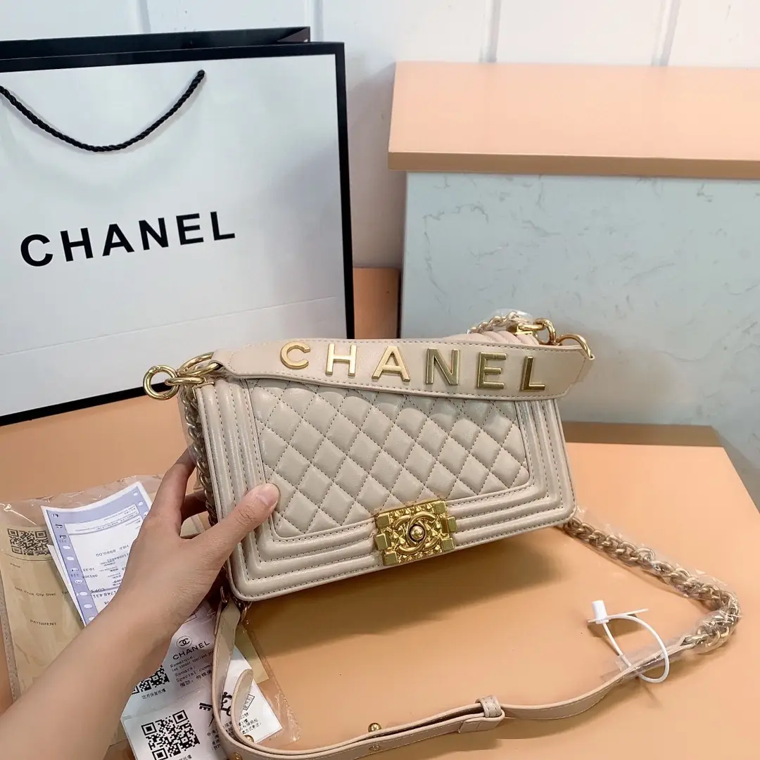 Kng1352   Chanel   370🤴🏾 53$ gallery