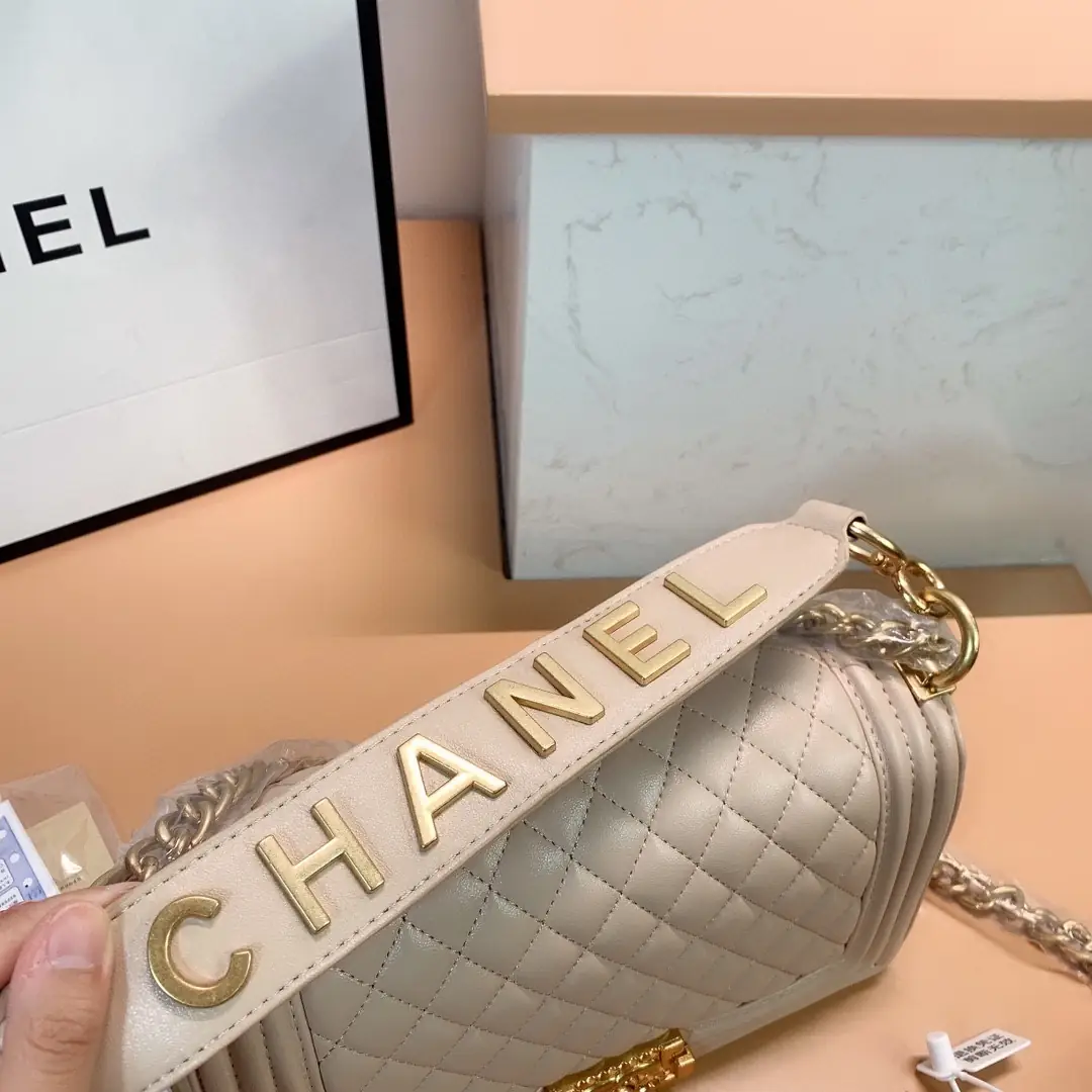 Kng1352   Chanel   370🤴🏾 53$ gallery