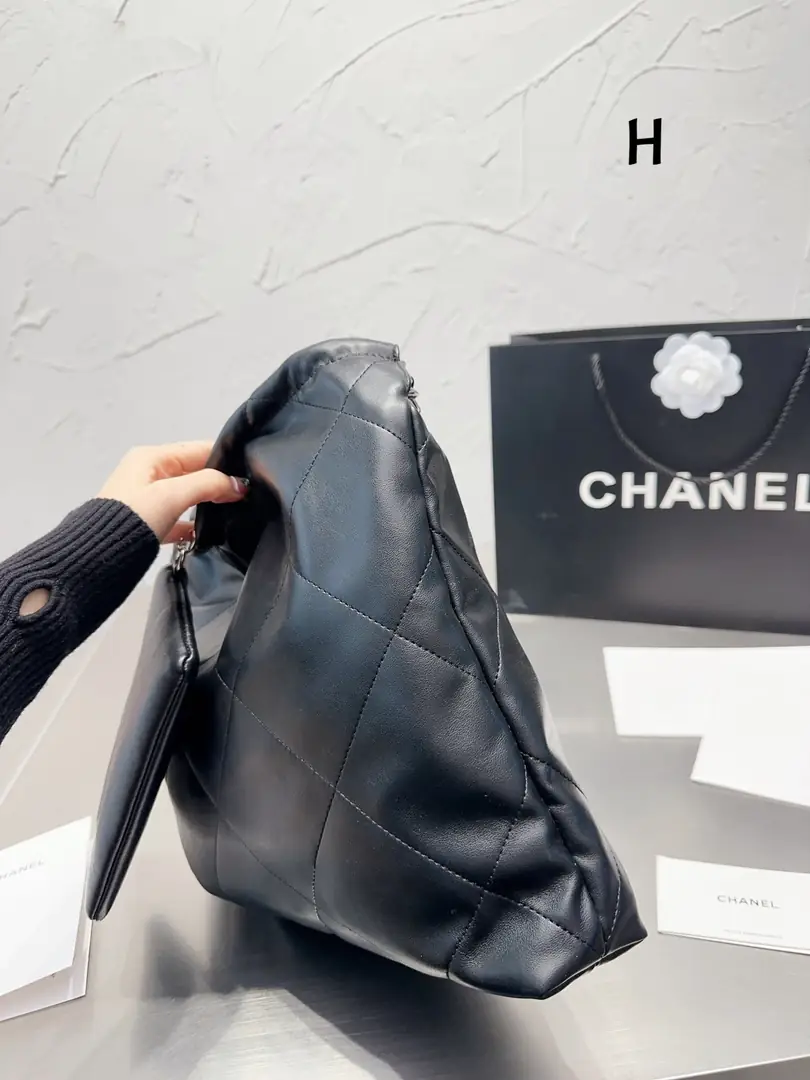 Kng1353   Chanel 365🤴🏾 50$ gallery