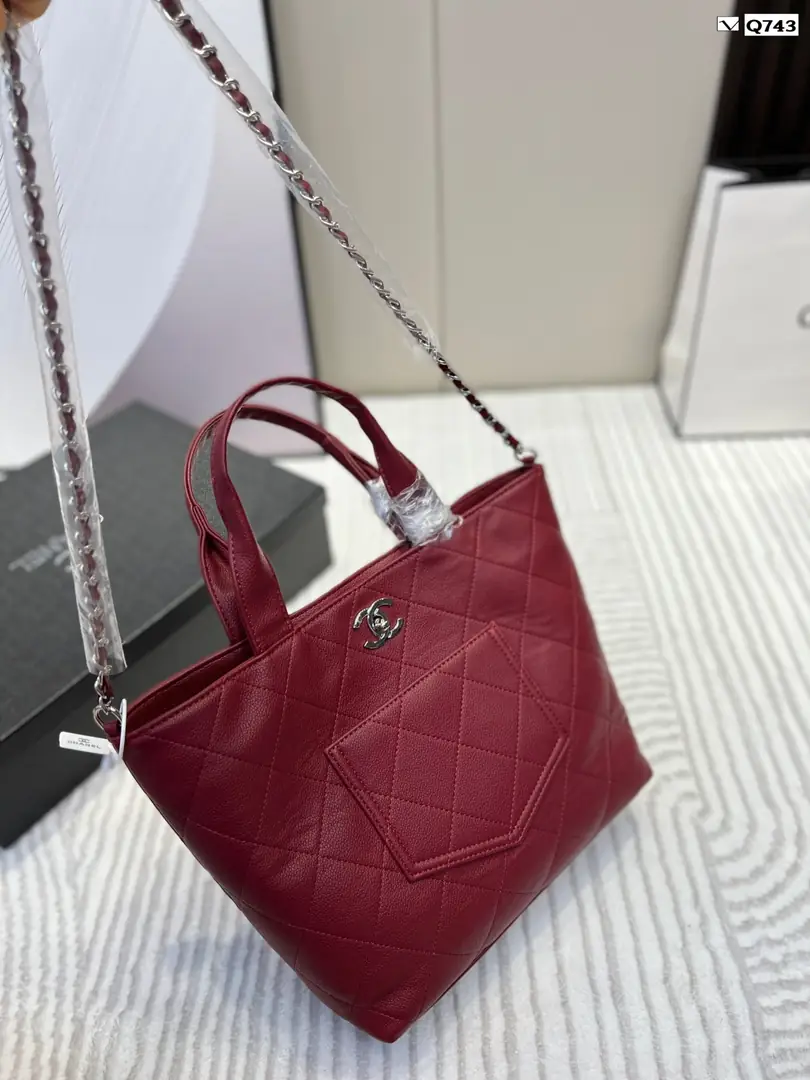 Kng1359   CHANEL  5A+ BOX 360🤴🏾 50$ gallery