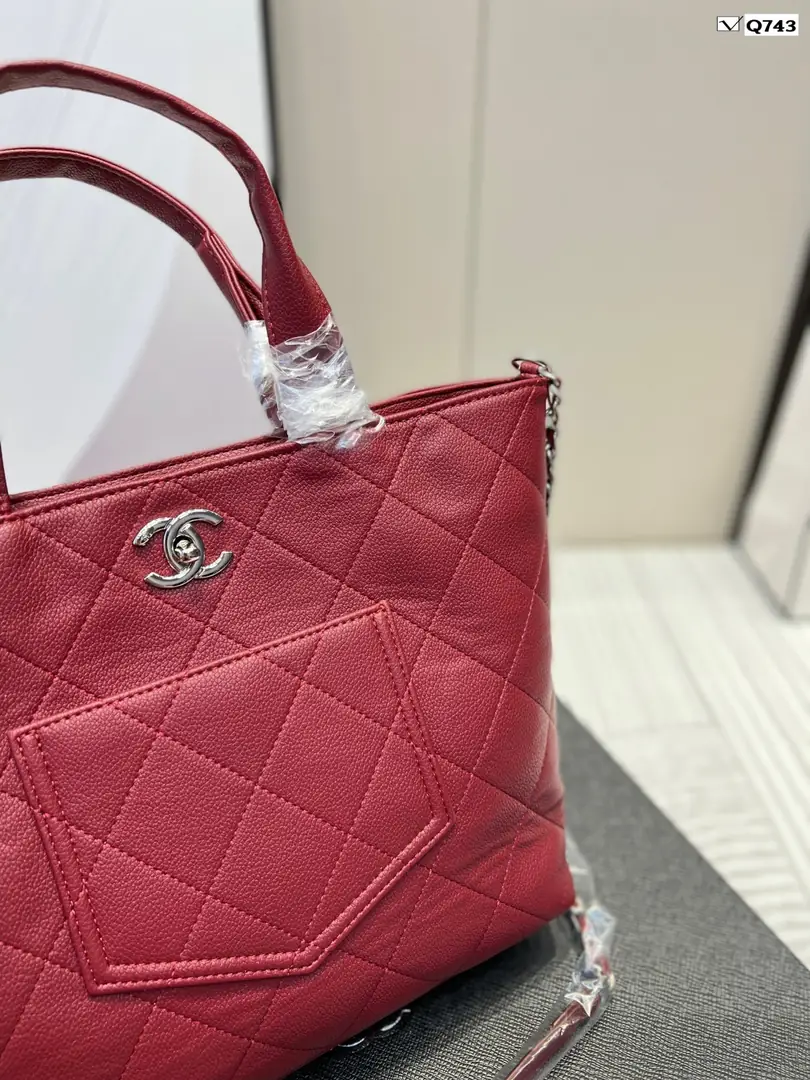 Kng1359   CHANEL  5A+ BOX 360🤴🏾 50$ gallery