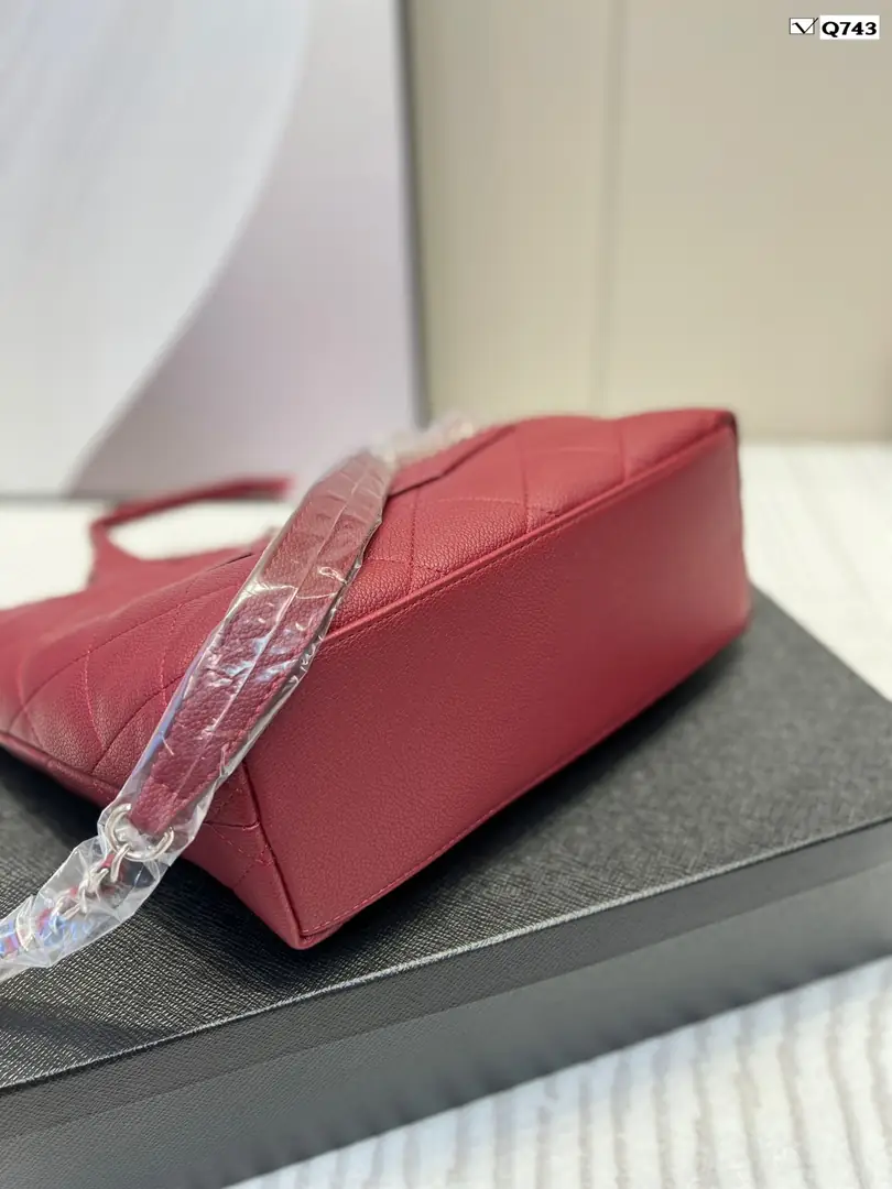 Kng1359   CHANEL  5A+ BOX 360🤴🏾 50$ gallery