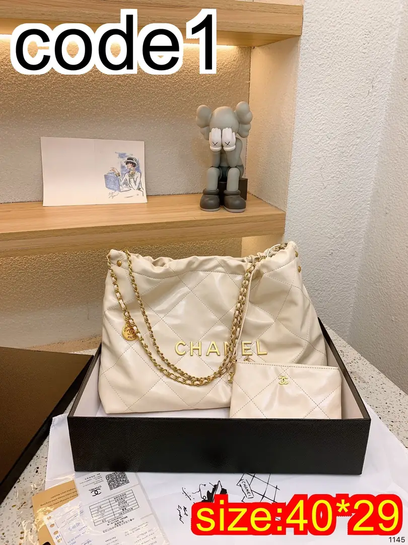 Kng1361   CHANEL  400🤴🏾 54.99$ gallery
