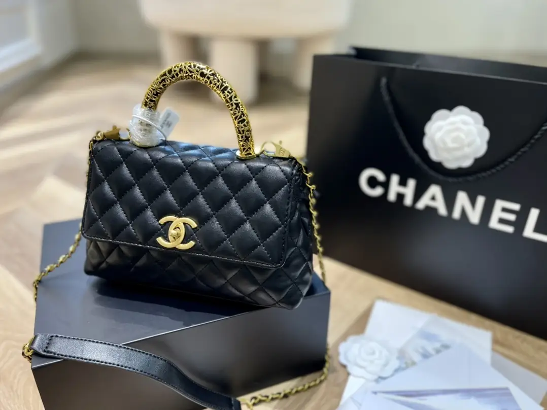 Kng1362   CHANEL TOP BOX   360🤴🏾 49.99$ gallery