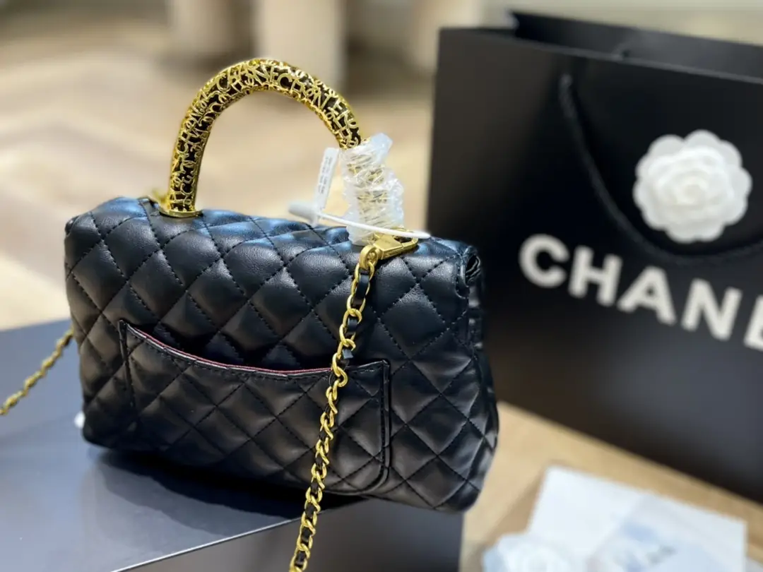 Kng1362   CHANEL TOP BOX   360🤴🏾 49.99$ gallery