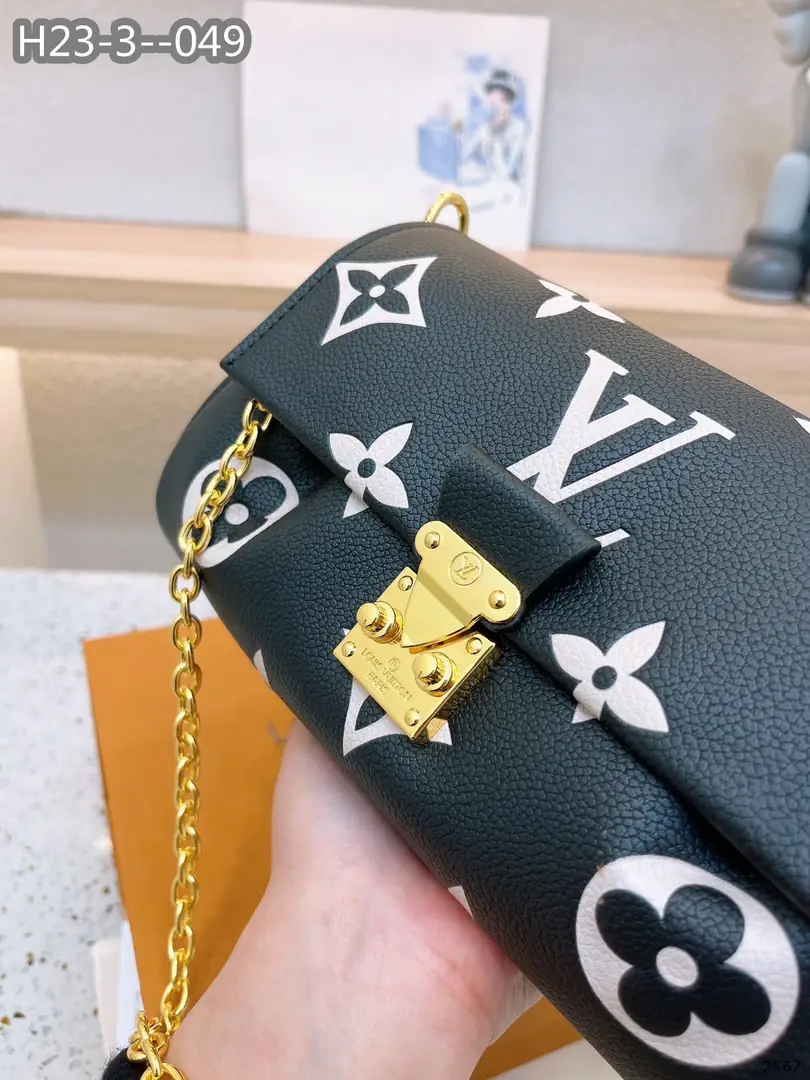 Kng1367  LV 5A+ leather 325🤴🏾 45$ gallery