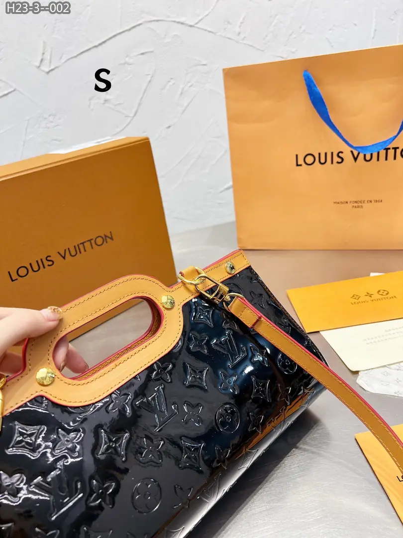 Kng1370  LV TOP 365🤴🏾 50$ gallery