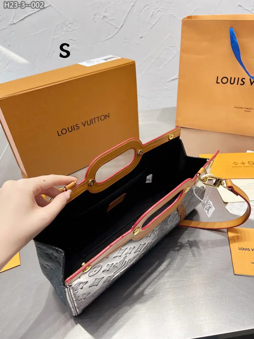 Kng1370  LV TOP 365🤴🏾 50$ gallery